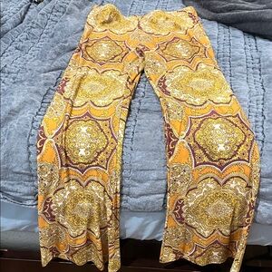 Novella Royale Yellow and Maroon iris bells tangerine dial